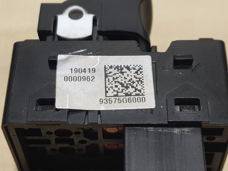 Recambio de mando elevalunas delantero derecho para kia picanto (ja) attract referencia OEM IAM 93575G6000  