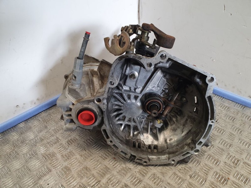 Recambio de caja cambios para hyundai lantra berlina (rd) 1.6 gls referencia OEM IAM 4300028011  5VELOCIDADES