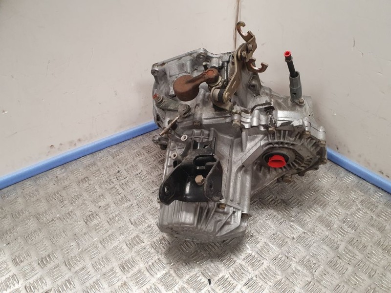 Recambio de caja cambios para hyundai lantra berlina (rd) 1.6 gls referencia OEM IAM 4300028011  5VELOCIDADES