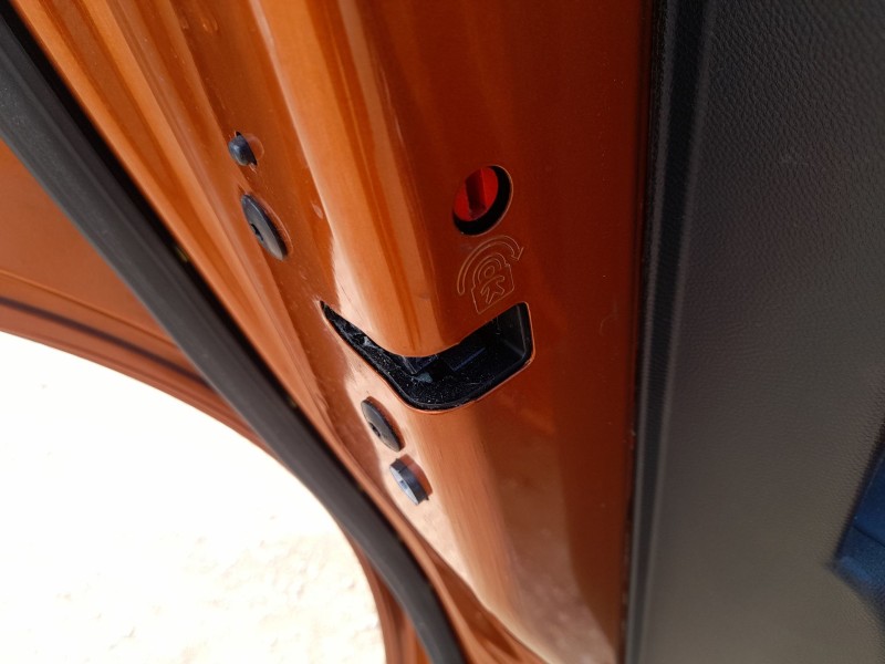 Recambio de cerradura puerta trasera izquierda para peugeot 2008 ii (ud_, us_, uy_, uj_, ur_, uc_) 1.2 puretech 130 referencia O