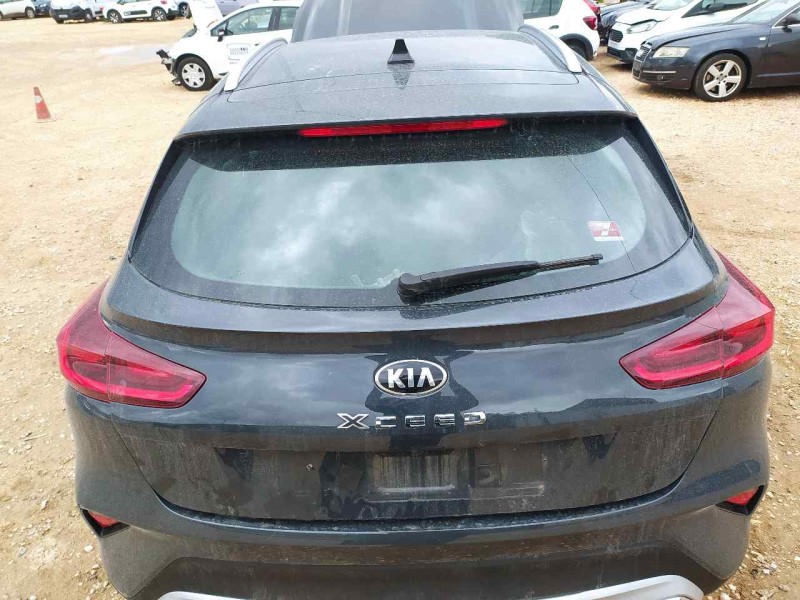 Recambio de porton trasero para kia xceed drive referencia OEM IAM 73700J7800  