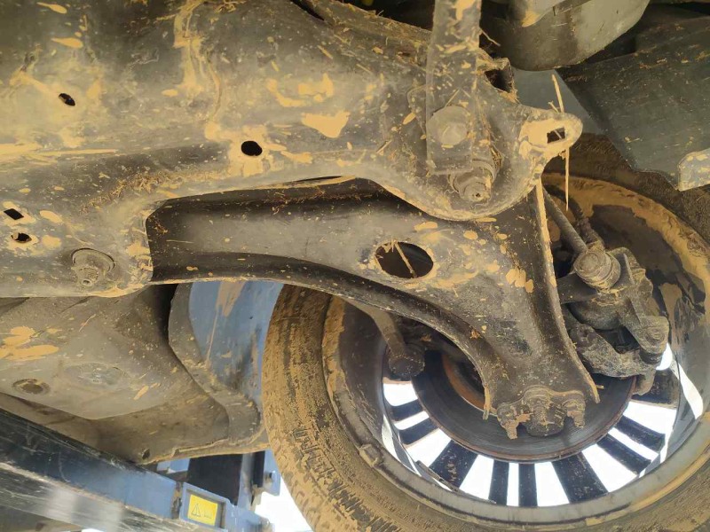 Recambio de brazo suspension inferior delantero izquierdo para peugeot 208 signature referencia OEM IAM 9670772080  