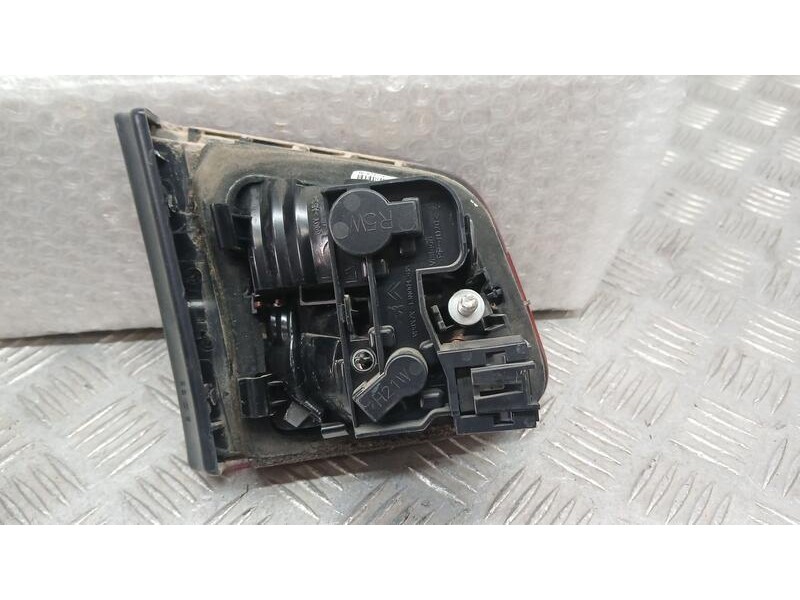 Recambio de piloto trasero derecho para citroën c5 berlina business referencia OEM IAM 9675067680  