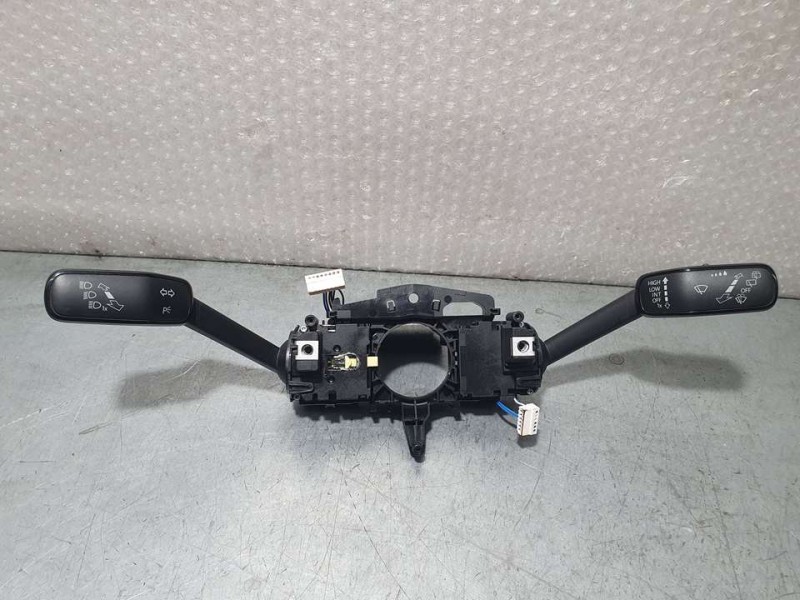 Recambio de mando luces y limpia para seat leon (kl1) style referencia OEM IAM 5Q1953507FL 1051835001 