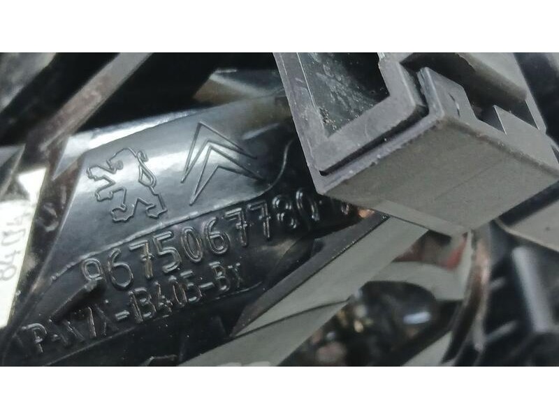 Recambio de piloto trasero izquierdo para citroën c5 berlina business referencia OEM IAM 9675067780  