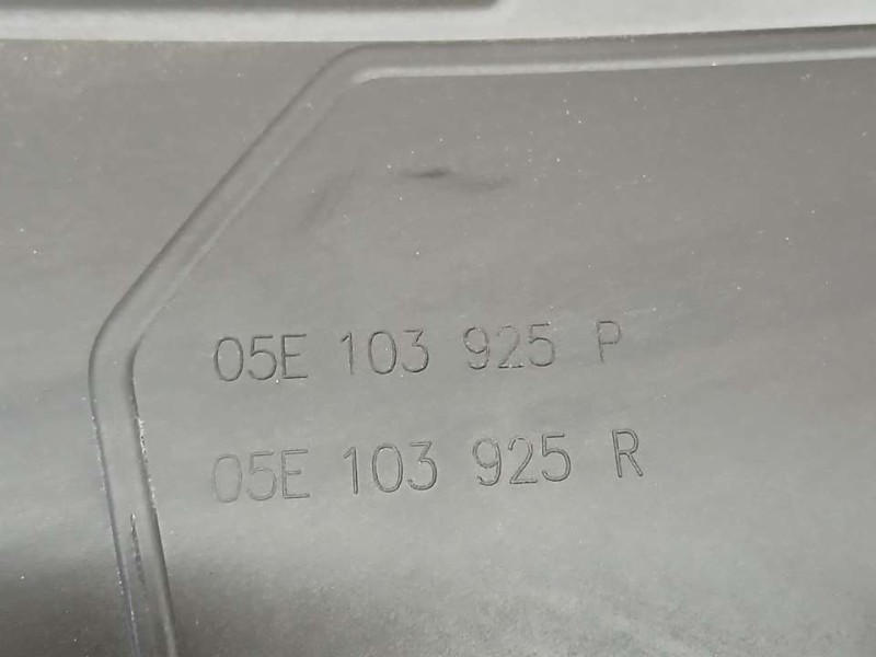 Recambio de tapa motor para seat leon (kl1) style referencia OEM IAM 05E103925P  