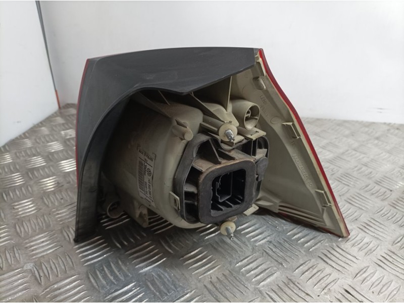 Recambio de piloto trasero izquierdo para volkswagen golf v berlina (1k1) highline referencia OEM IAM 1K6945095G 89031704 EXTERI