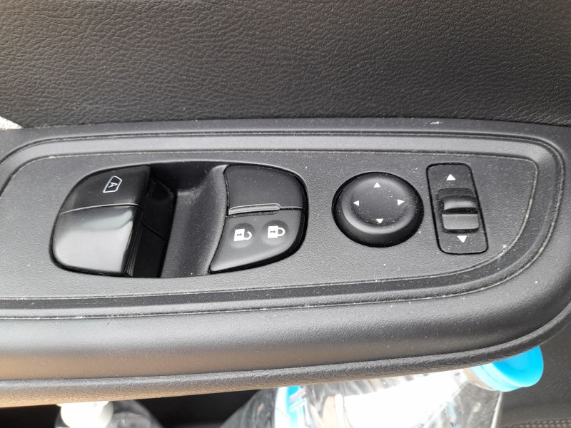 Recambio de mando elevalunas delantero izquierdo para nissan micra v (k14) 1.0 referencia OEM IAM 254015FA0A C/MANDO RETROVISOR 