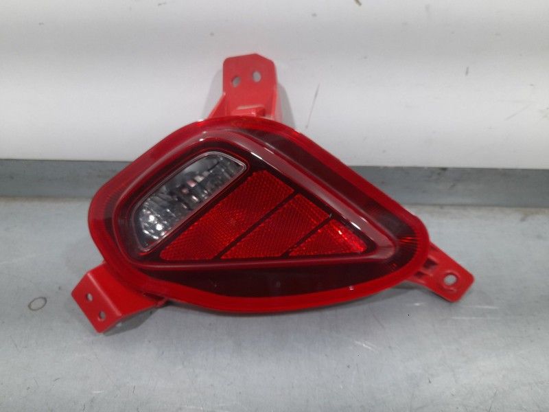 Recambio de piloto trasero derecho paragolpes para kia xceed drive referencia OEM IAM 92406J7300  