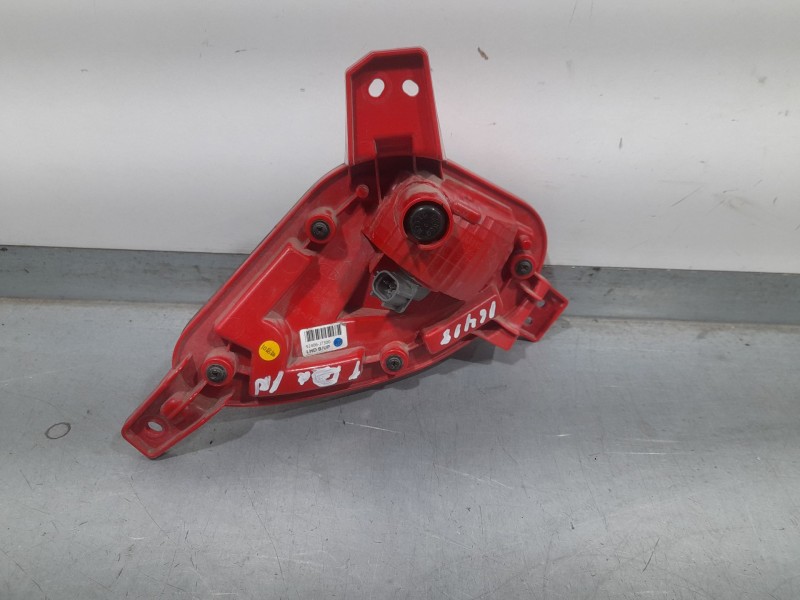 Recambio de piloto trasero derecho paragolpes para kia xceed drive referencia OEM IAM 92406J7300  