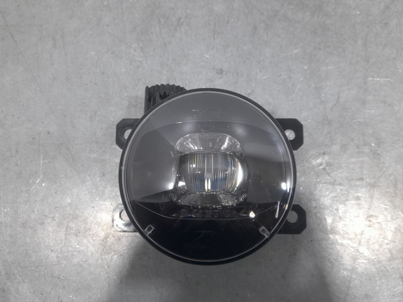 Recambio de faro antiniebla derecho para peugeot 2008 ii (ud_, us_, uy_, uj_, ur_, uc_) 1.2 puretech 130 referencia OEM IAM 9826