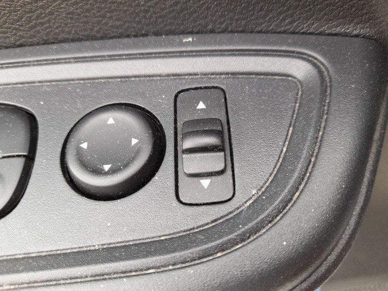 Recambio de mando elevalunas delantero izquierdo para nissan micra v (k14) 1.0 referencia OEM IAM 254015FA0A C/MANDO RETROVISOR 