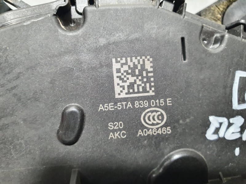 Recambio de cerradura puerta trasera izquierda para volkswagen polo advance referencia OEM IAM 5TA839015E  7 PINES