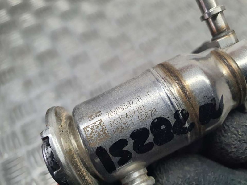Recambio de inyector adblue para renault express van referencia OEM IAM 208995377R A2C39941900 