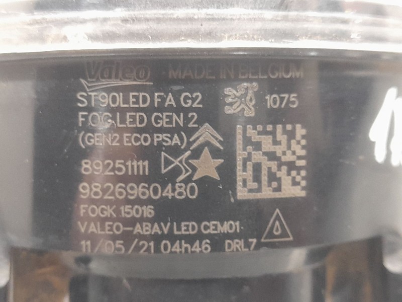 Recambio de faro antiniebla derecho para peugeot 2008 ii (ud_, us_, uy_, uj_, ur_, uc_) 1.2 puretech 130 referencia OEM IAM 9826