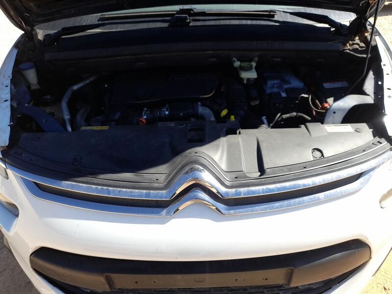 Recambio de rejilla delantera para citroën c4 picasso ii 1.6 bluehdi 120 referencia OEM IAM 1609552580  