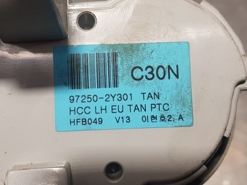 Recambio de mando climatizador para hyundai ix35 comfort 2wd referencia OEM IAM 972502Y301  