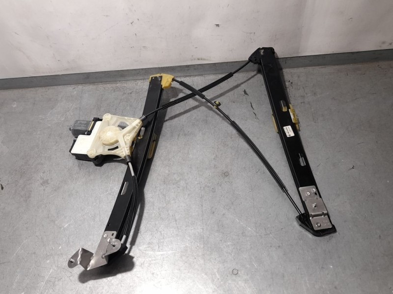 Recambio de elevalunas delantero derecho para volkswagen polo advance referencia OEM IAM 2G4837462B  ELECTRICO 24 PINES