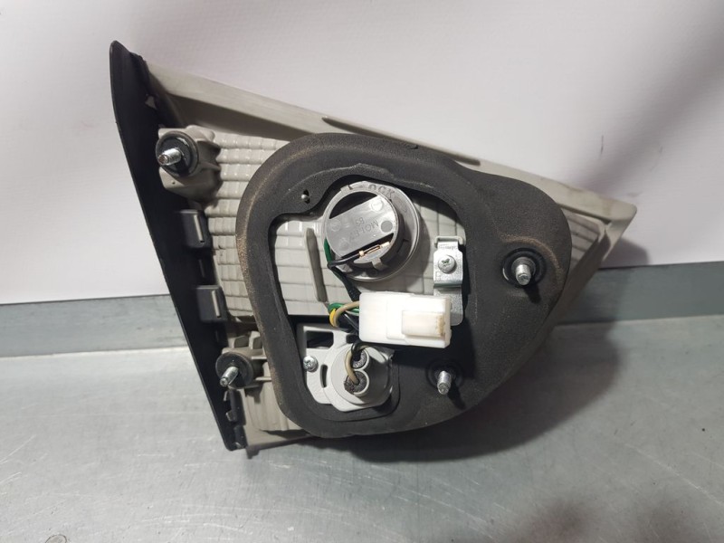 Recambio de piloto trasero derecho para hyundai ix35 comfort 2wd referencia OEM IAM 924062Y000  INTERIOR