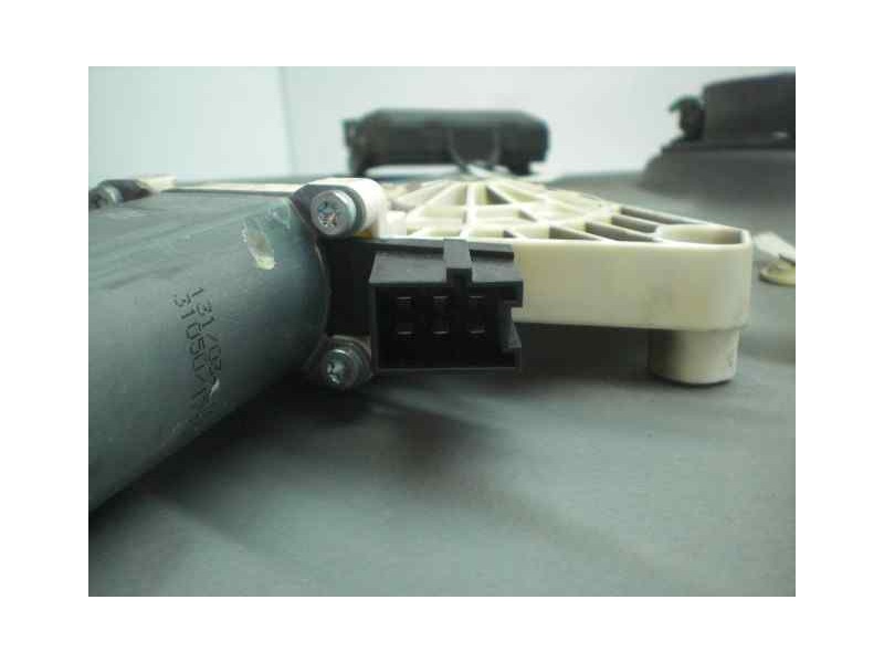 Recambio de elevalunas delantero izquierdo para mercedes-benz clase b (w245) 180 cdi (245.207) referencia OEM IAM 1698201542  A1