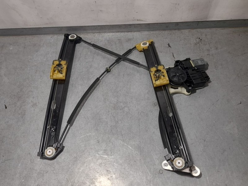 Recambio de elevalunas delantero derecho para volkswagen polo advance referencia OEM IAM 2G4837462B  ELECTRICO 24 PINES