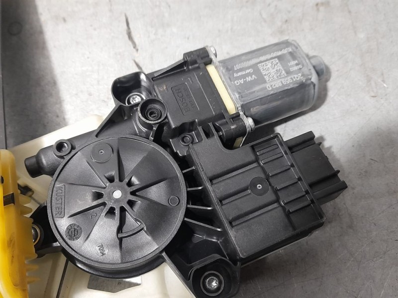 Recambio de elevalunas delantero derecho para volkswagen polo advance referencia OEM IAM 2G4837462B  ELECTRICO 24 PINES