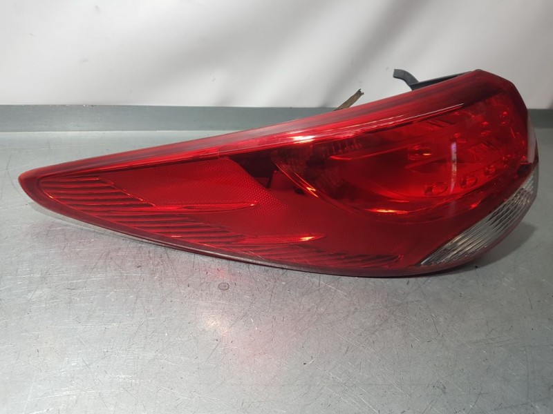 Recambio de piloto trasero izquierdo para hyundai ix35 comfort 2wd referencia OEM IAM 92401Y000  EXTERIOR