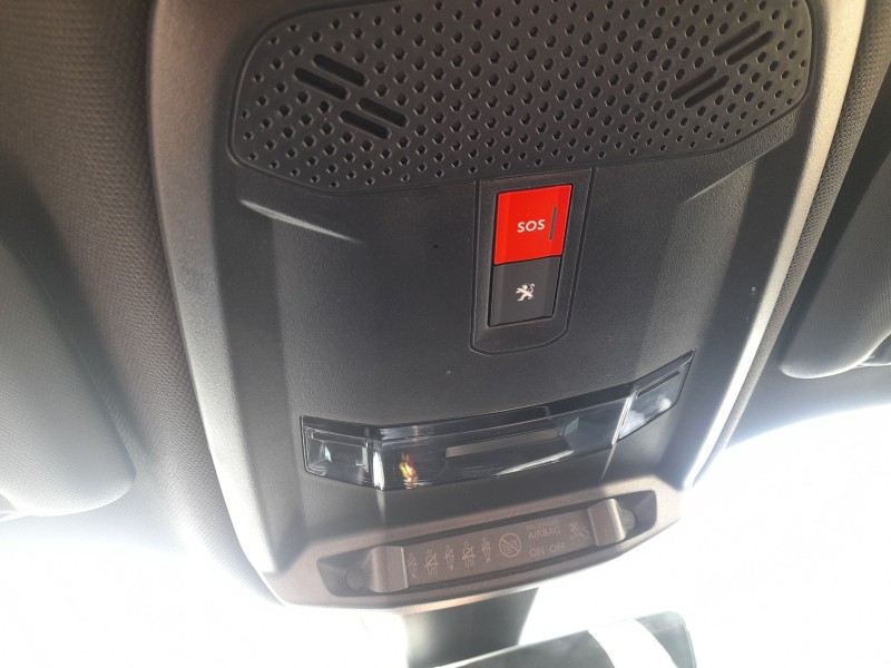 Recambio de luz interior para peugeot 2008 ii (ud_, us_, uy_, uj_, ur_, uc_) 1.2 puretech 130 referencia OEM IAM 9814757480  