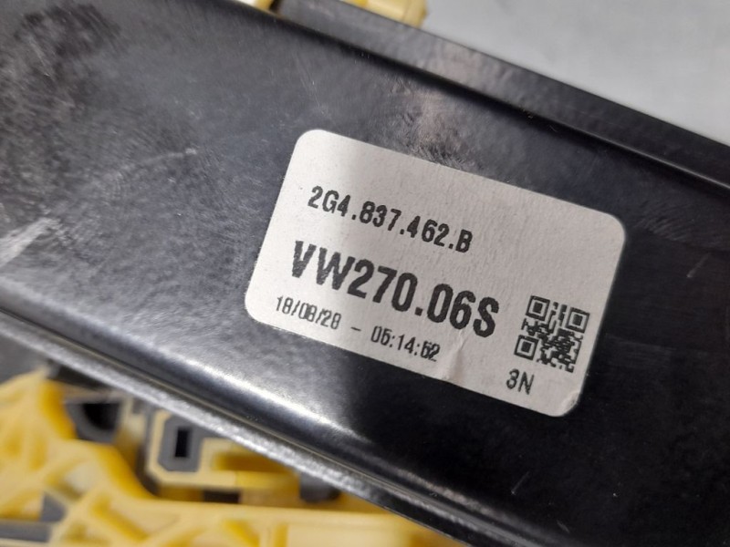 Recambio de elevalunas delantero derecho para volkswagen polo advance referencia OEM IAM 2G4837462B  ELECTRICO 24 PINES