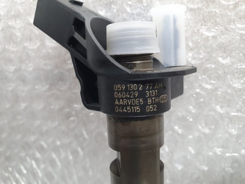 Recambio de inyector para audi a8 (4e2) 3.0 v6 24v tdi referencia OEM IAM 059130277AH 0445115052 BOSCH