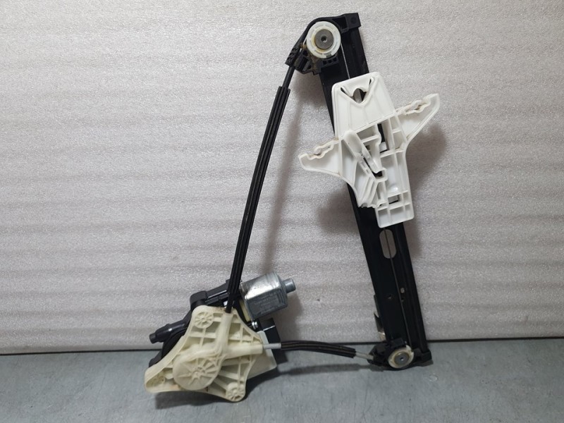 Recambio de elevalunas trasero izquierdo para volkswagen polo advance referencia OEM IAM 2G6839461C  ELECTRICO 5 PINES