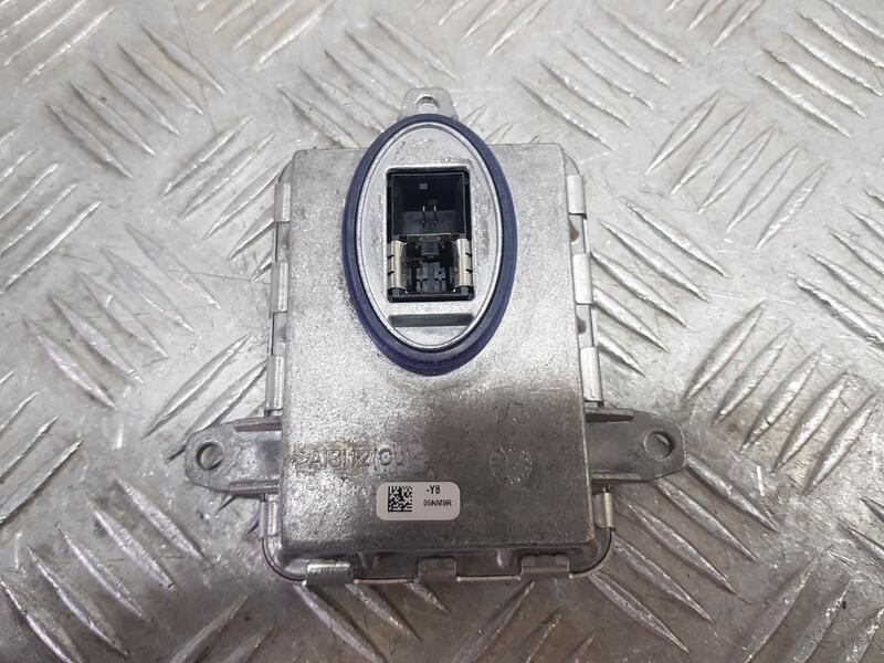 Recambio de centralita faros xenon para bmw serie 3 lim. (f30) 318 d referencia OEM IAM 7296090 DERECHO 