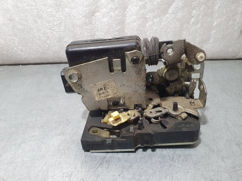 Recambio de cerradura puerta trasera izquierda para dacia sandero básico referencia OEM IAM SIN REF  