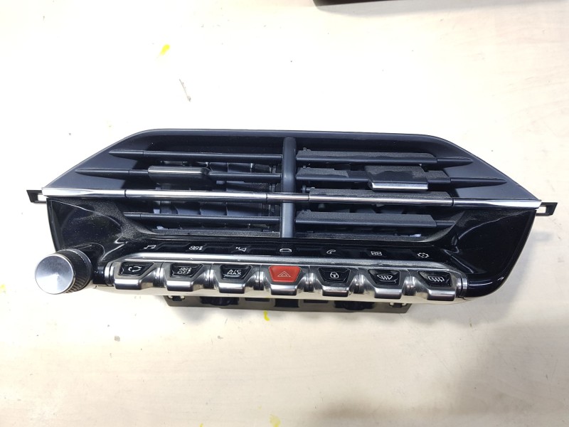 Recambio de mando multifuncion para peugeot 2008 ii (ud_, us_, uy_, uj_, ur_, uc_) 1.2 puretech 130 referencia OEM IAM 982345708