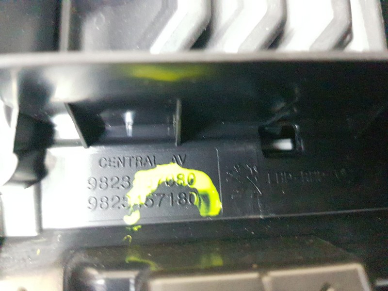 Recambio de mando multifuncion para peugeot 2008 ii (ud_, us_, uy_, uj_, ur_, uc_) 1.2 puretech 130 referencia OEM IAM 982345708