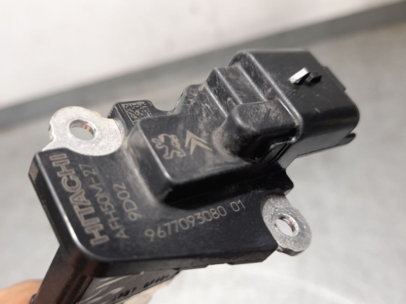 Recambio de caudalimetro para citroën c4 cactus live referencia OEM IAM 9677093080 AFH50M27 HITACHI
