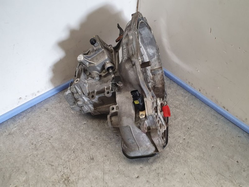 Recambio de caja cambios para chevrolet aveo ls referencia OEM IAM SW3944 5S026093 5VELOCIDADES