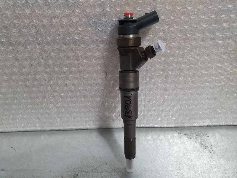 Recambio de inyector para bmw serie 5 berlina (e60) 530d referencia OEM IAM 7789661 0445110131 BOSCH