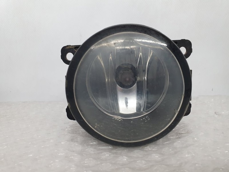 Recambio de faro antiniebla derecho para dacia sandero básico referencia OEM IAM 8200074008 89202503 VALEO