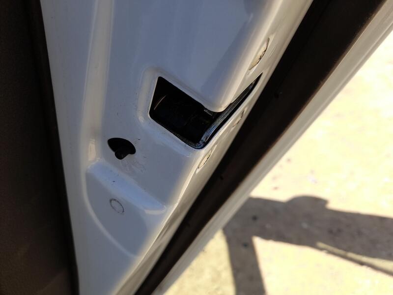 Recambio de cerradura puerta trasera derecha para hyundai ix35 (lm, el, elh) 2.0 referencia OEM IAM 814202Y000 MONTADO EN PUERTA