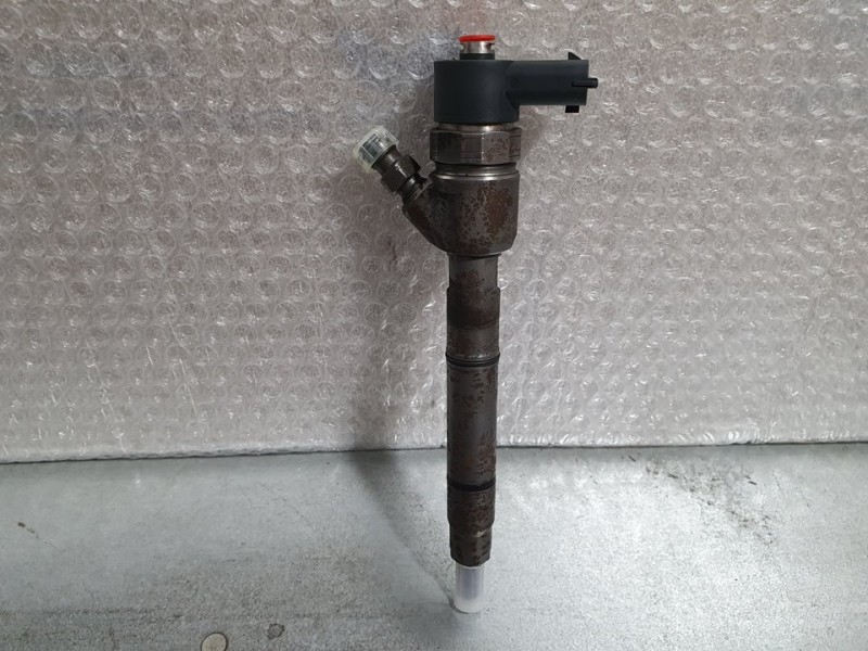 Recambio de inyector para hyundai tucson 1.7 crdi cat referencia OEM IAM 338002A800 0445110411 BOSCH