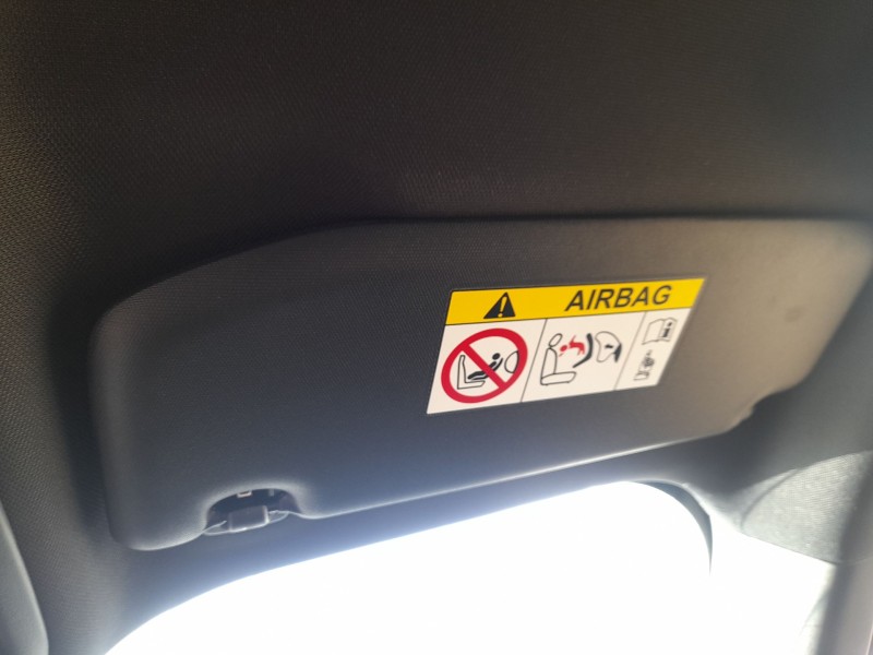 Recambio de parasol derecho para peugeot 2008 ii (ud_, us_, uy_, uj_, ur_, uc_) 1.2 puretech 130 referencia OEM IAM 98100807ZD  