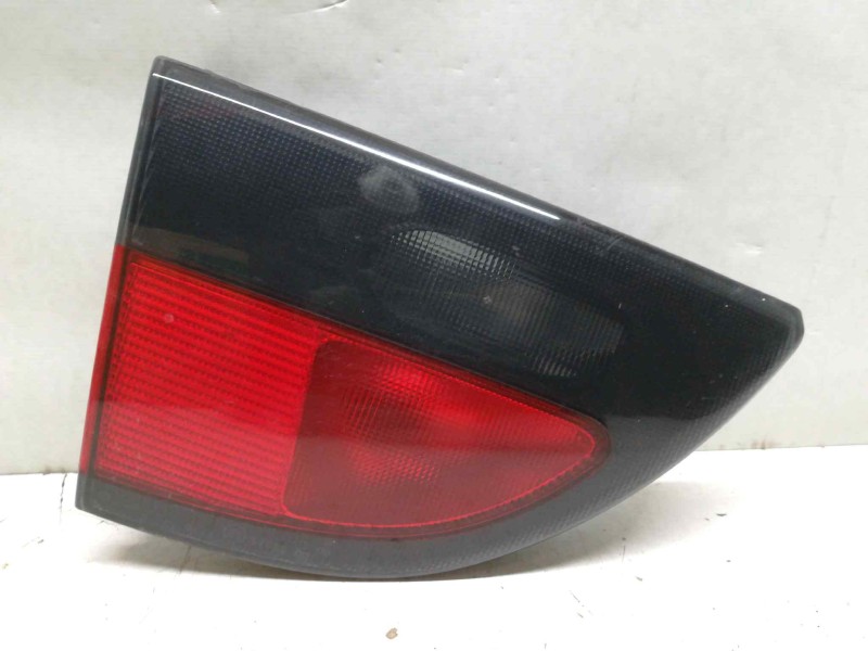 Recambio de piloto trasero izquierdo para renault megane i classic (la0) 1.4e rn referencia OEM IAM  1000001152516 INTERIOR