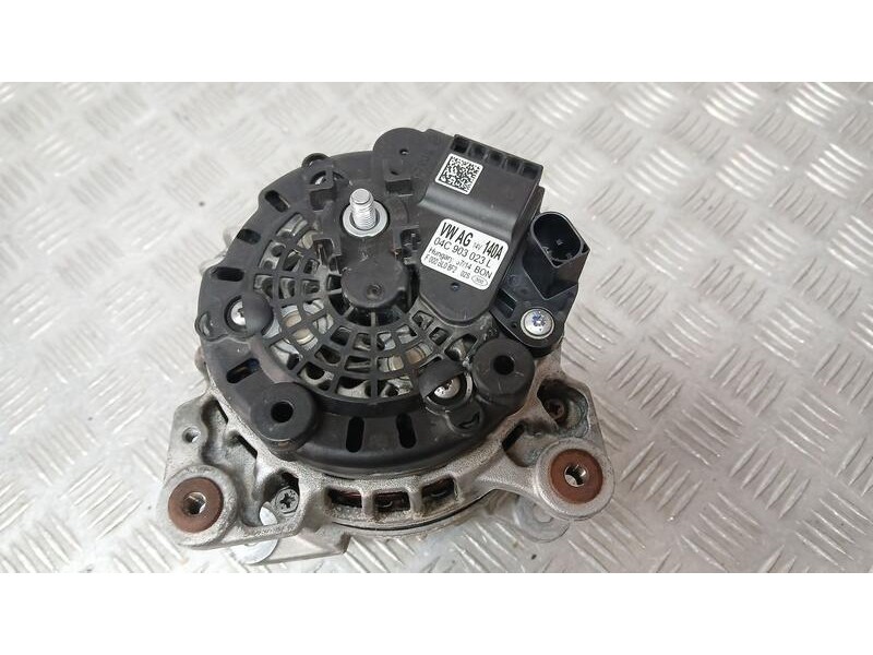 Recambio de alternador para volkswagen polo (6r1) advance referencia OEM IAM 04C903023L BOSCH F000BL08F2