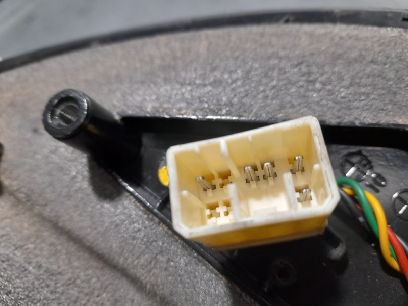 Recambio de retrovisor izquierdo para chevrolet aveo ls referencia OEM IAM   5 PINES ELÉCTRICO , CARCASA PELADA