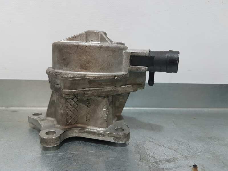 Recambio de depresor freno / bomba vacio para renault clio i phase iii 1.9 d rn referencia OEM IAM 72117220M  PIERBURG