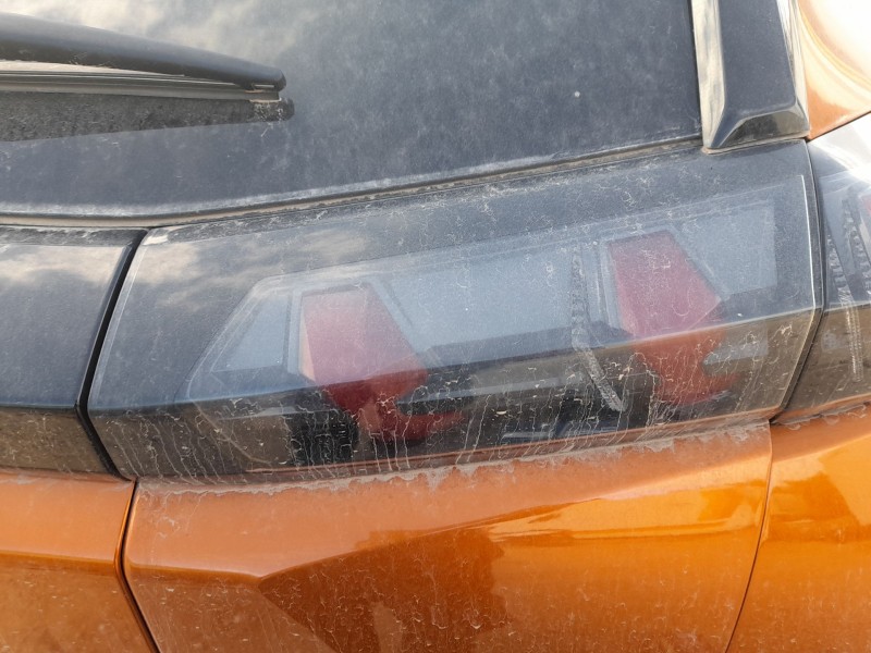 Recambio de piloto trasero derecho interior para peugeot 2008 ii (ud_, us_, uy_, uj_, ur_, uc_) 1.2 puretech 130 referencia OEM 