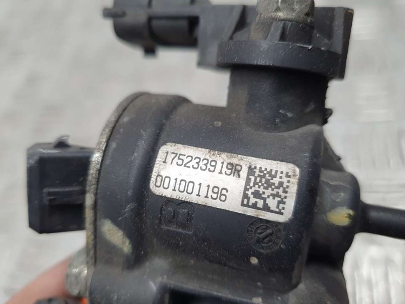 Recambio de inyector para dacia lodgy ambiance referencia OEM IAM 175233919R  GLP