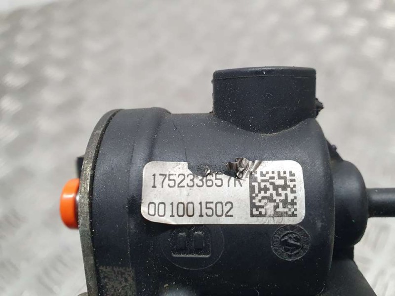 Recambio de inyector para dacia lodgy ambiance referencia OEM IAM 175233657R  GLP