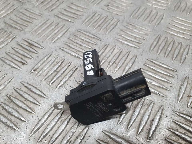 Recambio de caudalimetro para toyota auris active referencia OEM IAM 222040V020 VN1974005380 DENSO